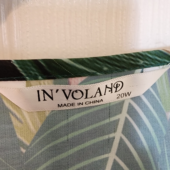 Tropical Leaf Print Women's Top - Picture 2 of 4